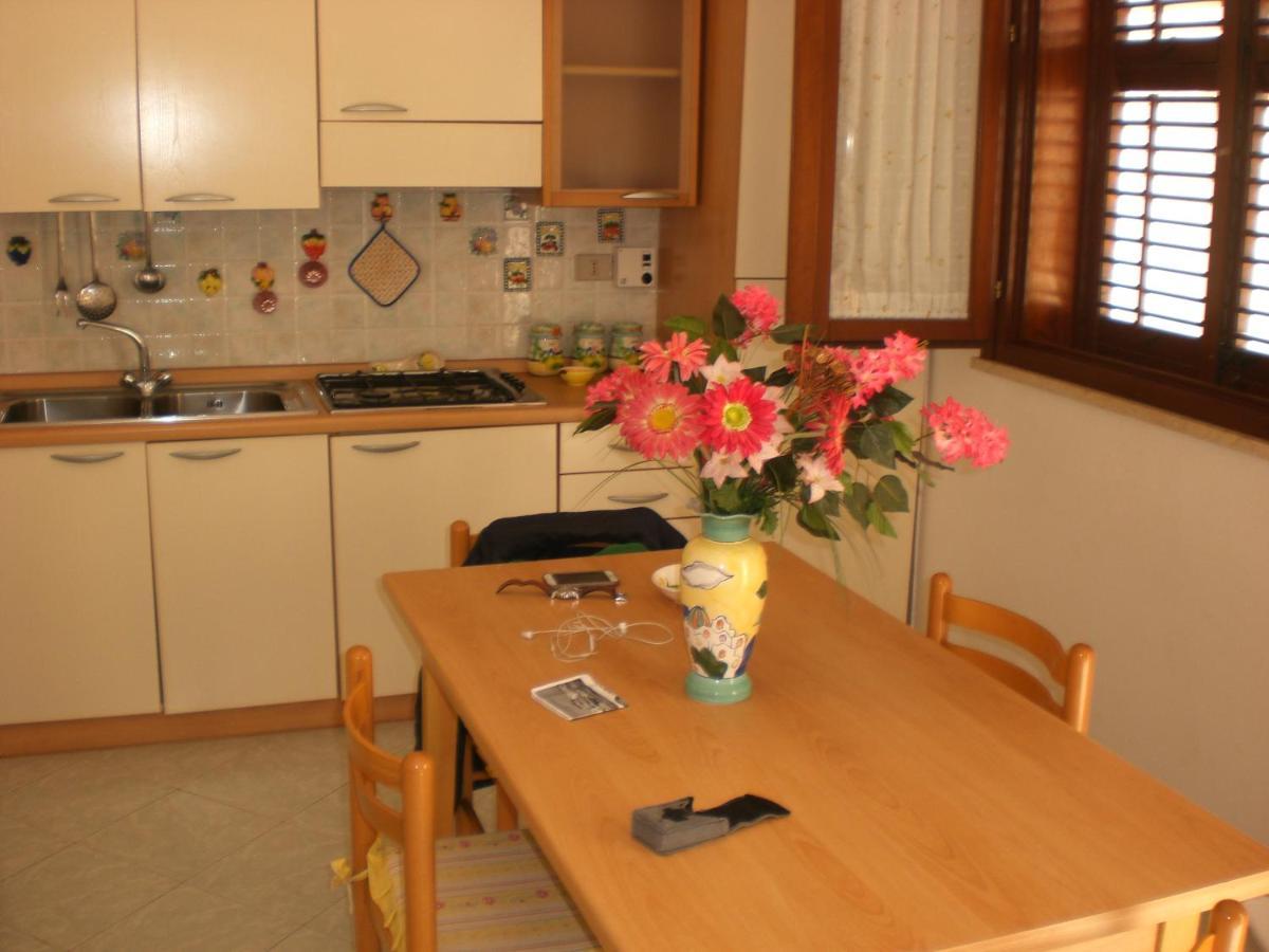 Casa Vacanza Spiaggia Praia ฟาวีญานา ภายนอก รูปภาพ